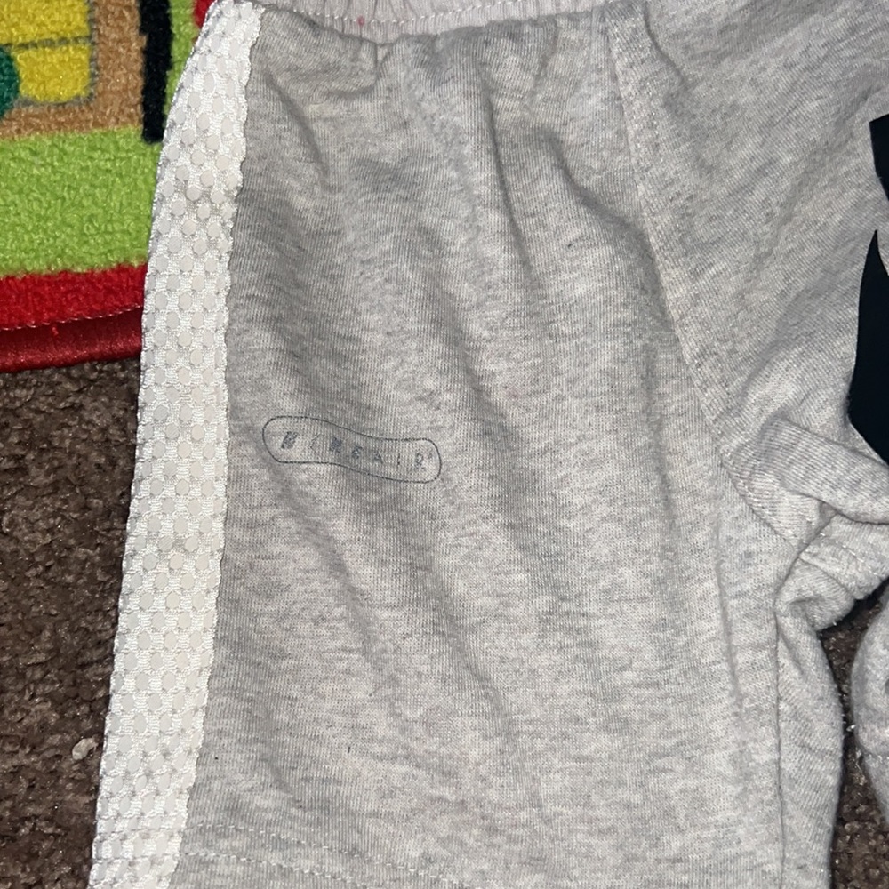 Shorts - Picture 3 of 4